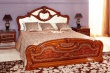 Manželská postel 160x200cm Elizabeth s polstrovaným čelem a roštem - ořech