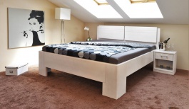 Masivní postel s úložným prostorem Manhattan 2 - 160/180 x 200cm - bílá