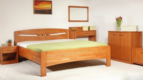 Masivní postel Evita